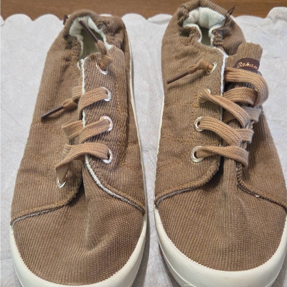 Tommy Bahama Tan Sneakers W SZ 7.5 like new